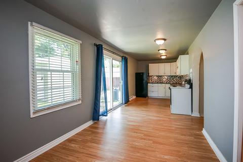 2073 Maple St, Des Plaines, IL 60018 photo 7