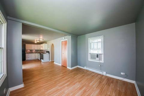 2073 Maple St, Des Plaines, IL 60018 photo 3