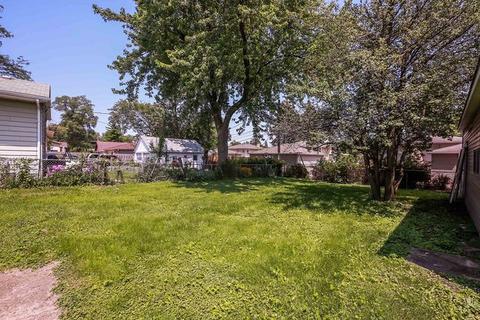 2073 Maple St, Des Plaines, IL 60018 photo 16