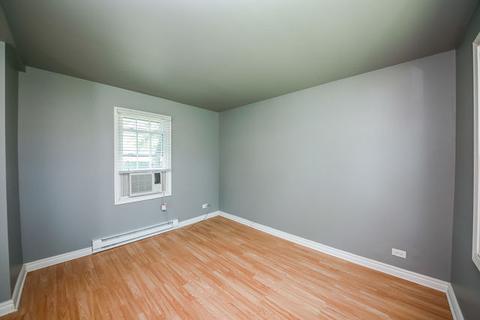 2073 Maple St, Des Plaines, IL 60018 photo 5