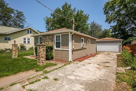 2073 Maple St, Des Plaines, IL 60018 photo 2