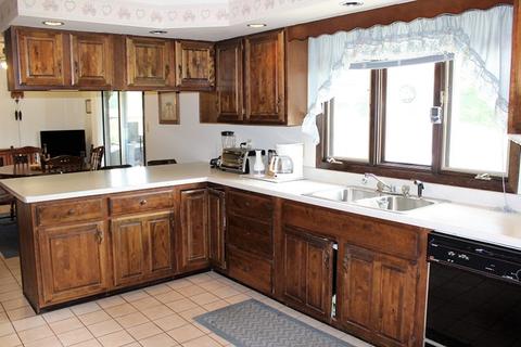 16136 Greenland Dr, Morrison, IL 61270 photo 2