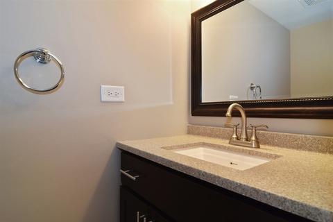 4672 N Sapphire Dr, Hoffman Estates, IL 60192 photo 4