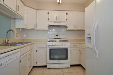 4672 N Sapphire Dr, Hoffman Estates, IL 60192 photo 8
