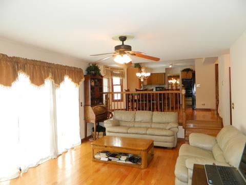 1010 Harmon Blvd, Hoffman Estates, IL 60169 photo 7