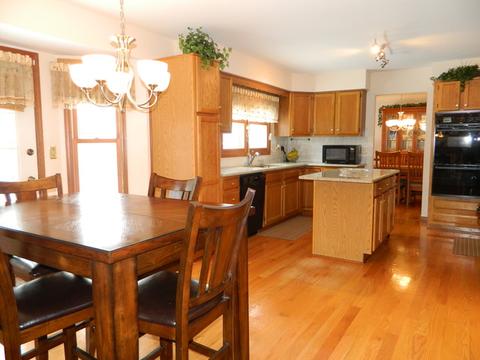 1010 Harmon Blvd, Hoffman Estates, IL 60169 photo 10