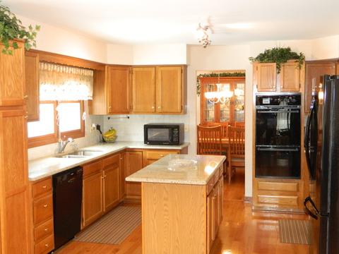 1010 Harmon Blvd, Hoffman Estates, IL 60169 photo 11