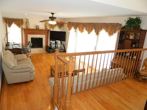 1010 Harmon Blvd, Hoffman Estates, IL 60169 photo 8