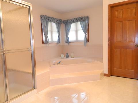 1010 Harmon Blvd, Hoffman Estates, IL 60169 photo 14