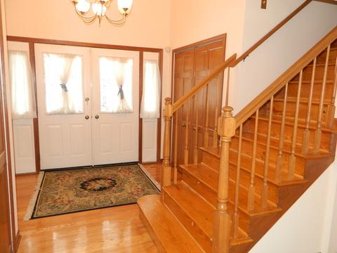 1010 Harmon Blvd, Hoffman Estates, IL 60169 photo 2