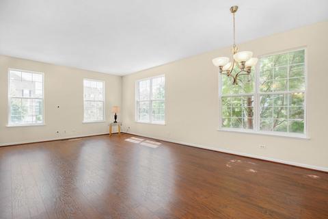 802 Station Blvd, Aurora, IL 60504 photo 9