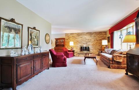 1507 Sequoia Trl, Glenview, IL 60025 photo 2