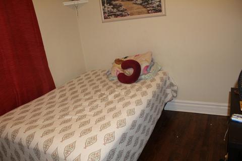 5348 W Roscoe St, Chicago, IL 60641 photo 6