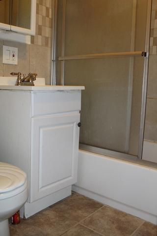 5348 W Roscoe St, Chicago, IL 60641 photo 4