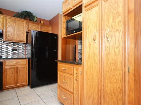 2207 Daffodil Dr, Crest Hill, IL 60403 photo 8