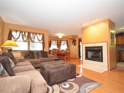 2207 Daffodil Dr, Crest Hill, IL 60403 photo 4