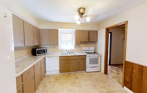 607 Breen Dr, Champaign, IL 61820 photo 5