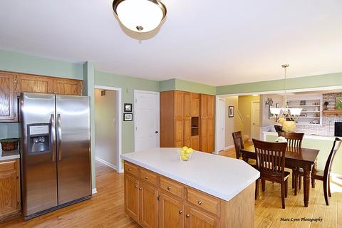 1070 Danforth Dr, Batavia, IL 60510 photo 5