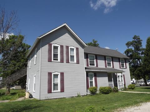 401 Lyle Ave, Donovan, IL 60931 photo 2