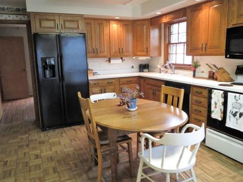 614 Assembly Pl, Dixon, IL 61021 photo 4