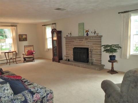 614 Assembly Pl, Dixon, IL 61021 photo 2