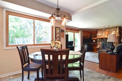 855 Summerfield Dr, Roselle, IL 60172 photo 6