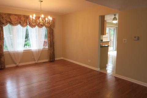 1114 Washington St, Bartlett, IL 60103 photo 4