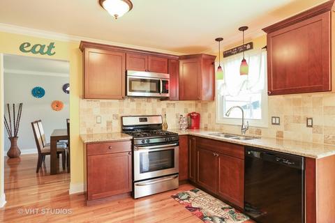 904 Surrey Ln, Algonquin, IL 60102 photo 4