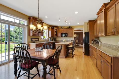 720 Fox Trail Ter, Cary, IL 60013 photo 7