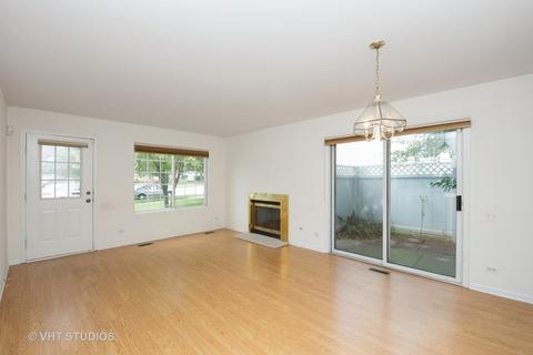 329 Gregory St, Aurora, IL 60504 photo 2