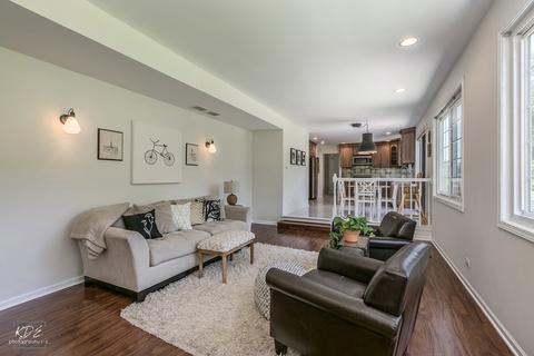 305 Brittany Trl, Elgin, IL 60120 photo 16