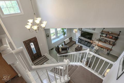305 Brittany Trl, Elgin, IL 60120 photo 18
