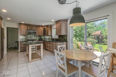 305 Brittany Trl, Elgin, IL 60120 photo 8