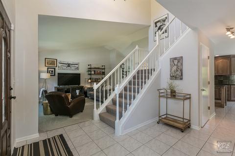 305 Brittany Trl, Elgin, IL 60120 photo 6