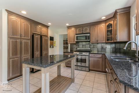 305 Brittany Trl, Elgin, IL 60120 photo 7