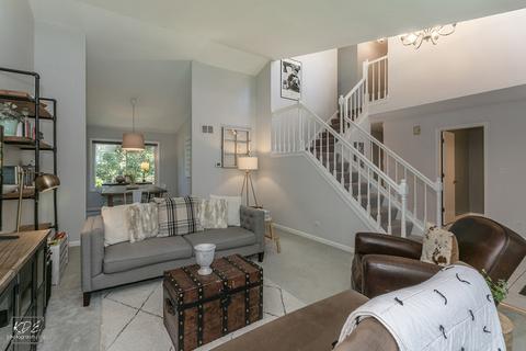 305 Brittany Trl, Elgin, IL 60120 photo 3