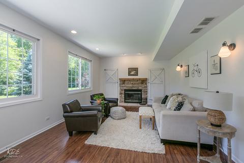 305 Brittany Trl, Elgin, IL 60120 photo 13