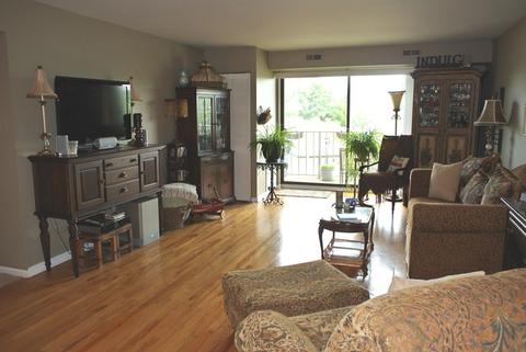 5400 Astor Ln #215, Rolling Meadows, IL 60008 photo 8
