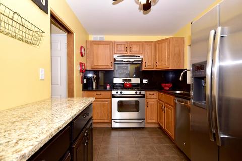 225 E Cayuga Ave, Elmhurst, IL 60126 photo 9