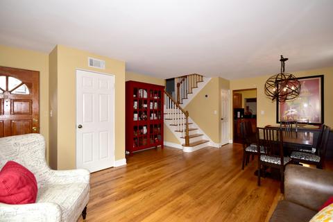 225 E Cayuga Ave, Elmhurst, IL 60126 photo 4