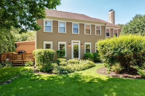 1601 Stonebridge Trl, Wheaton, IL 60189 photo 1