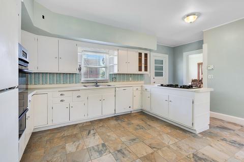 453 Douglas Ave, Elgin, IL 60120 photo 12