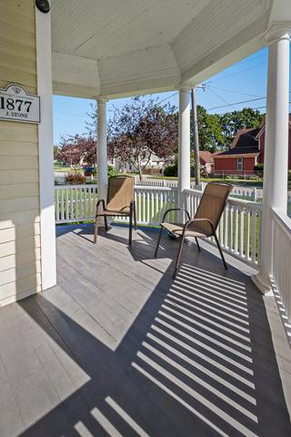 453 Douglas Ave, Elgin, IL 60120 photo 5