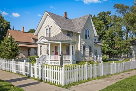 453 Douglas Ave, Elgin, IL 60120 photo 4
