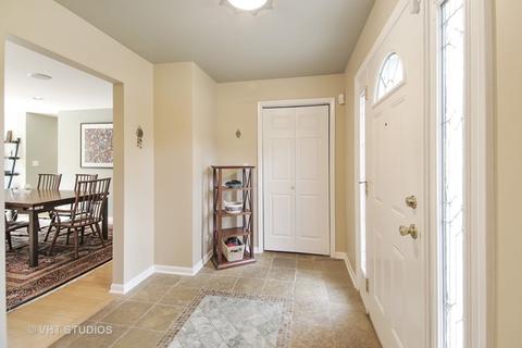 67 Greenbriar Dr E, Deerfield, IL 60015 photo 2