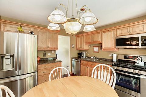 4646 Brigantine Ln, Hoffman Estates, IL 60192 photo 4