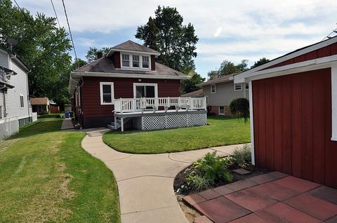 1428 E Walnut Ave, Des Plaines, IL 60016 photo 2