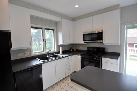 1428 E Walnut Ave, Des Plaines, IL 60016 photo 3