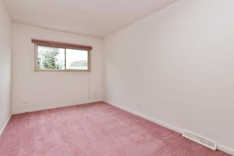 8901 Lyons St, Des Plaines, IL 60016 photo 7