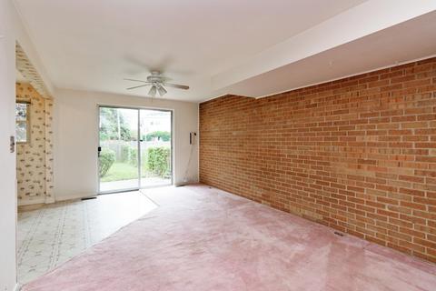 8901 Lyons St, Des Plaines, IL 60016 photo 10
